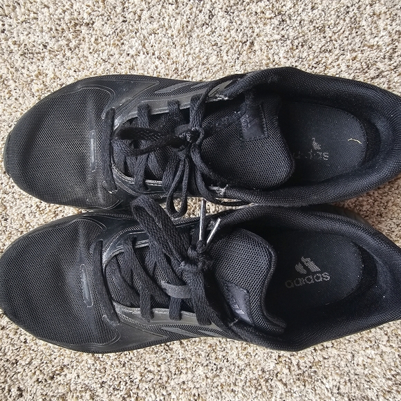 Used Adidas kid's size 7 black shoes - Picture 4 of 5